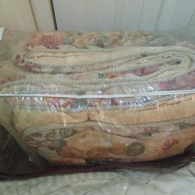 Comforters Lot 4