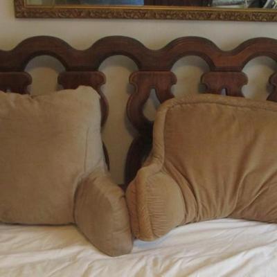 Bed Rest Pillows