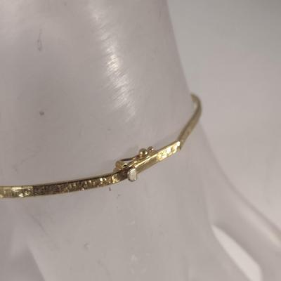 18 Karat Yellow Gold Bracelet- Approx Weight 6.6 Grams (#29)