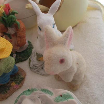 Assortment Of Easter Decor