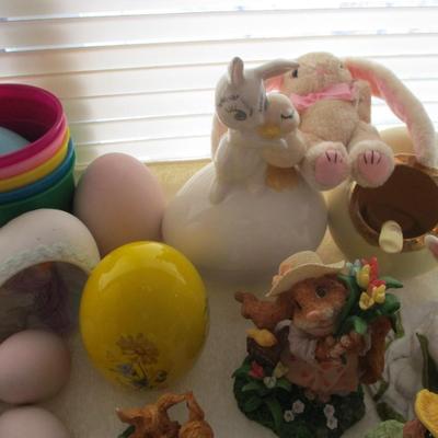 Assortment Of Easter Decor