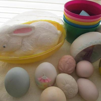Assortment Of Easter Decor