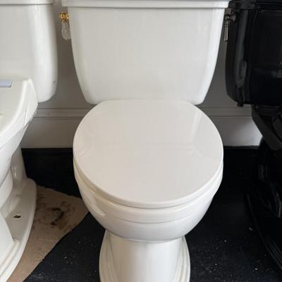 624 Toto Off-White Porcelain Toilet