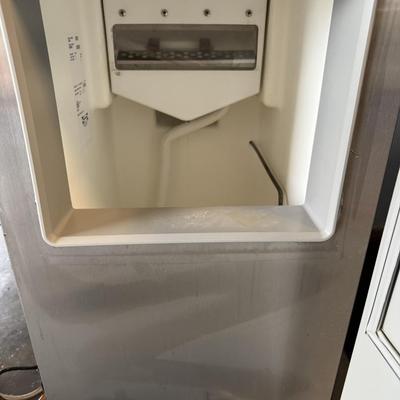 626 Sub-Zero Under-counter Ice-Maker Model: 315IP