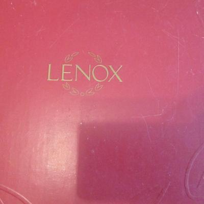 24 Pieces Of Lenox Christmas Dishes