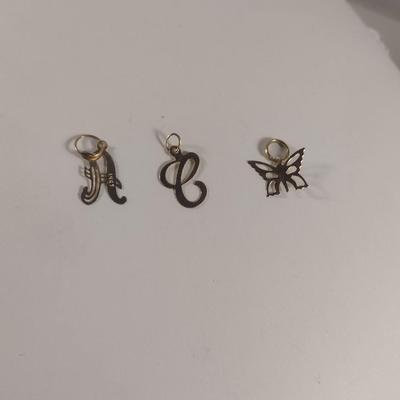 14 Karat Yellow Gold Charms - Approx Total Weight 0.7 Grams (#35)
