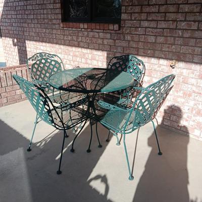 METAL MESH PATIO TABLE WITH 4 CHAIRS