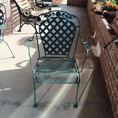 METAL MESH PATIO TABLE WITH 4 CHAIRS