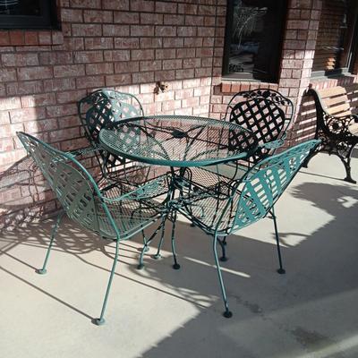 METAL MESH PATIO TABLE WITH 4 CHAIRS