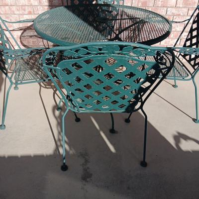 METAL MESH PATIO TABLE WITH 4 CHAIRS