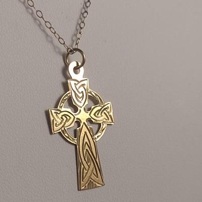 9 Karat Yellow Gold Cross Pendant with 15" Necklace- Approx Total Weight 1.3 Grams (#41)