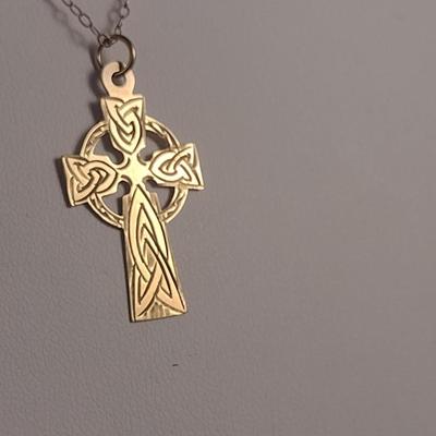 9 Karat Yellow Gold Cross Pendant with 15" Necklace- Approx Total Weight 1.3 Grams (#41)