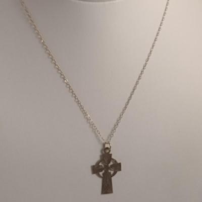 9 Karat Yellow Gold Cross Pendant with 15" Necklace- Approx Total Weight 1.3 Grams (#41)