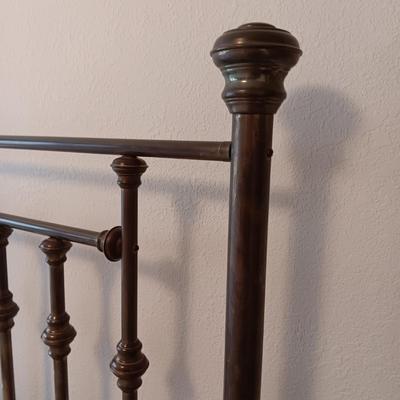 ANTIQUE QUEEN BRASS BED FRAME WITH CLEAN SEALY MATTRESS SET