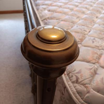 ANTIQUE QUEEN BRASS BED FRAME WITH CLEAN SEALY MATTRESS SET
