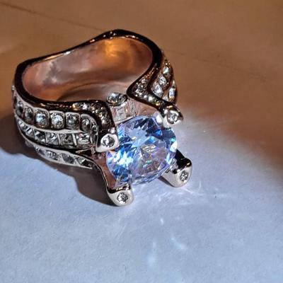 Gorgeous Fashion Ring Size 9