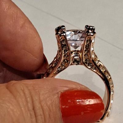 Gorgeous Fashion Ring Size 9