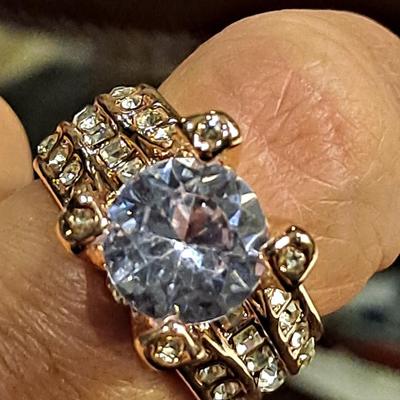 Gorgeous Fashion Ring Size 9