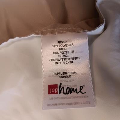 QUEEN SIZE COMFORTER, SOFT QUEEN BLANKET, 2 PILLOW AND 2 PILLOWCASES