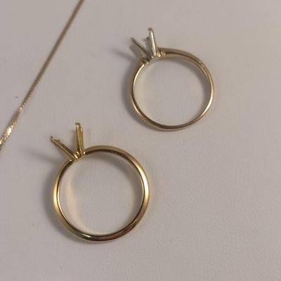 14 Karat Yellow Gold Jewelry Pieces in Disrepair- Approx Total Weight 4.3 Grams (#43)