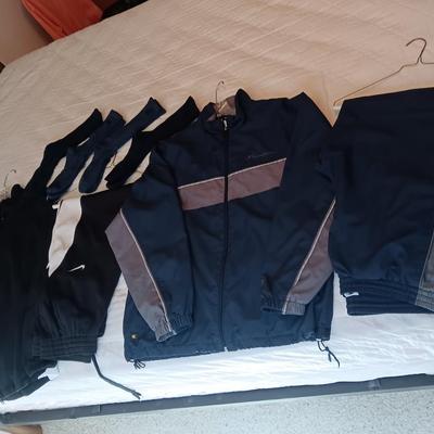 MEN'S 2 PIECE NIKE & CHAMPION JOGGING OUTFITS SIZE MEDIUM