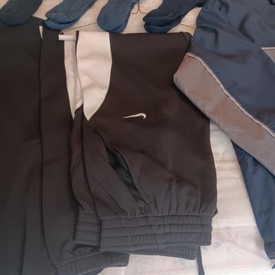 MEN'S 2 PIECE NIKE & CHAMPION JOGGING OUTFITS SIZE MEDIUM