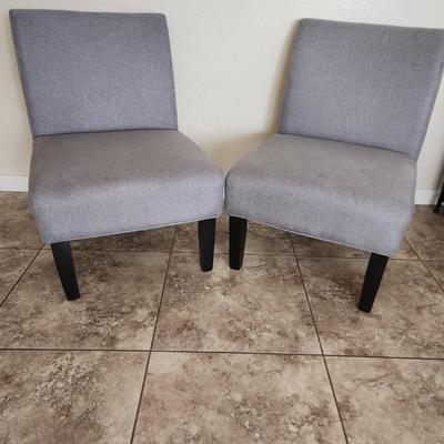 (2) Chairs Clean