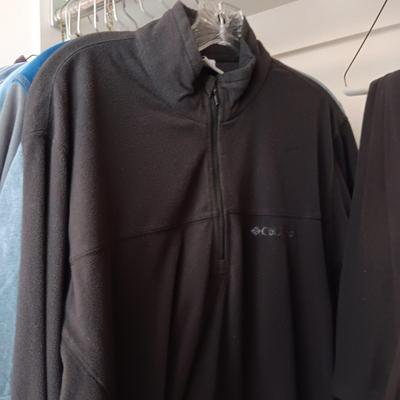MEN'S RALPH LAUREN, LL BEAN ETC SHIRTS AND 2 PIECE JOGGING OUTFIT SIZE MEDIUM/LARGE