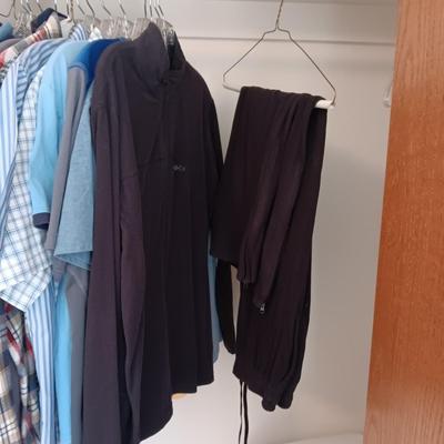 MEN'S RALPH LAUREN, LL BEAN ETC SHIRTS AND 2 PIECE JOGGING OUTFIT SIZE MEDIUM/LARGE