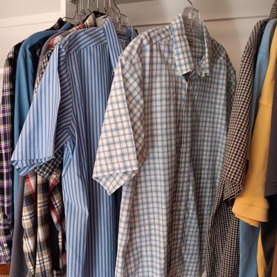 MEN'S RALPH LAUREN, LL BEAN ETC SHIRTS AND 2 PIECE JOGGING OUTFIT SIZE MEDIUM/LARGE
