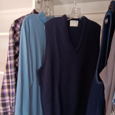MEN'S RALPH LAUREN, LL BEAN ETC SHIRTS AND 2 PIECE JOGGING OUTFIT SIZE MEDIUM/LARGE