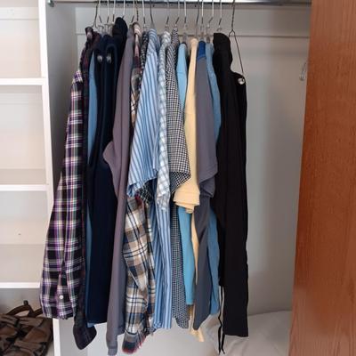 MEN'S RALPH LAUREN, LL BEAN ETC SHIRTS AND 2 PIECE JOGGING OUTFIT SIZE MEDIUM/LARGE