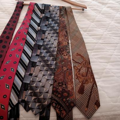 VARIETY OF NECKTIES AND 2 LEATHER BELTS SIZE 34