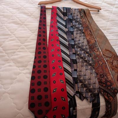 VARIETY OF NECKTIES AND 2 LEATHER BELTS SIZE 34