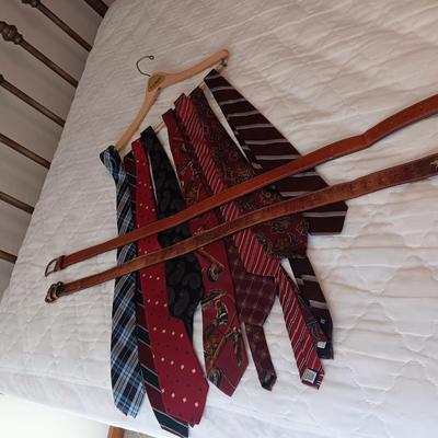 VARIOUS NECKTIES AND 2 LEATHER BELTS SIZE 36