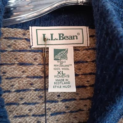 LADIES LL BEAN 100% WOOL SWEATER PLUS A CHRISTMAS SWEATER SIZE XL