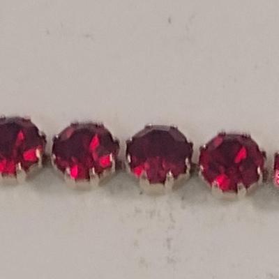 Vintage Weiss Red Rhinestone Gold Tone Necklace (#58)