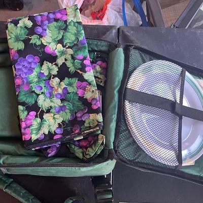 New never used Backpack picnic set