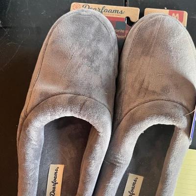 New with tags Dearfoam slippers Men's 9-10