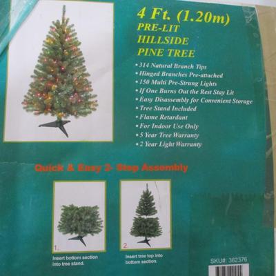 4 Foot Pre-Lit Hillside Pine Tree Flame Retardant Christmas Tree (TR)