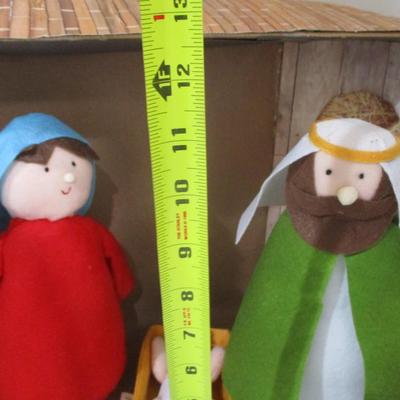 Large Fabric/Felt Christmas Nativity Set 9 Pieces 15 1/2" Tall (TR)