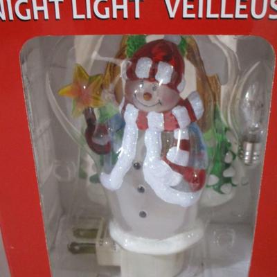 3 - Compact Fluorescent Lamp Bathroom Lights Christmas Santa Tree Snowman (TR)