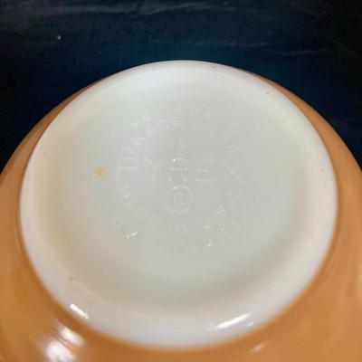 LOT 28: Collection of Vintage Bakeware Including Small Pyrex Bowl, Glassbake Baking Dishes with Lids Salt and Pepper Shakers and More