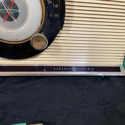 LOT 34: General Electric (GE) Atomic Dial Tube Radio “ Leave It To Beaver” Style in Aqua Blue