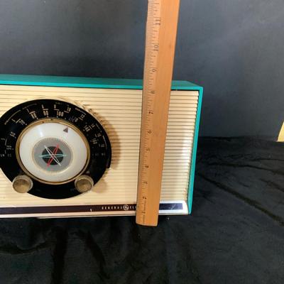 LOT 34: General Electric (GE) Atomic Dial Tube Radio “ Leave It To Beaver” Style in Aqua Blue