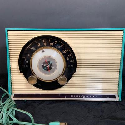 LOT 34: General Electric (GE) Atomic Dial Tube Radio “ Leave It To Beaver” Style in Aqua Blue
