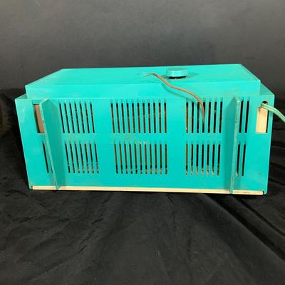 LOT 34: General Electric (GE) Atomic Dial Tube Radio “ Leave It To Beaver” Style in Aqua Blue