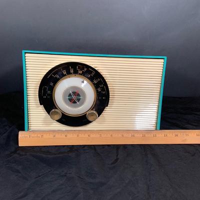 LOT 34: General Electric (GE) Atomic Dial Tube Radio “ Leave It To Beaver” Style in Aqua Blue