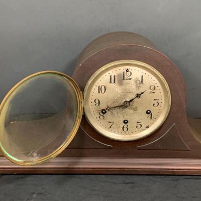 LOT 39: Vintage Seth Thomas Westminster Chime Mantle Mechanical Clock