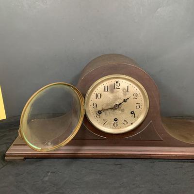 LOT 39: Vintage Seth Thomas Westminster Chime Mantle Mechanical Clock